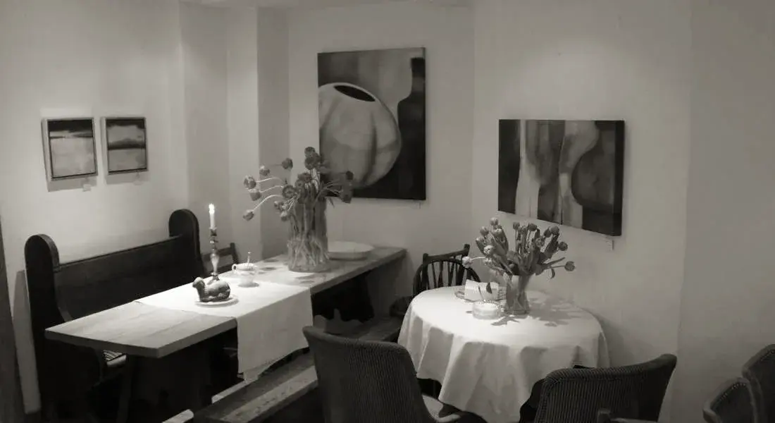 Gedeckter Frühstückstisch im Petit Café