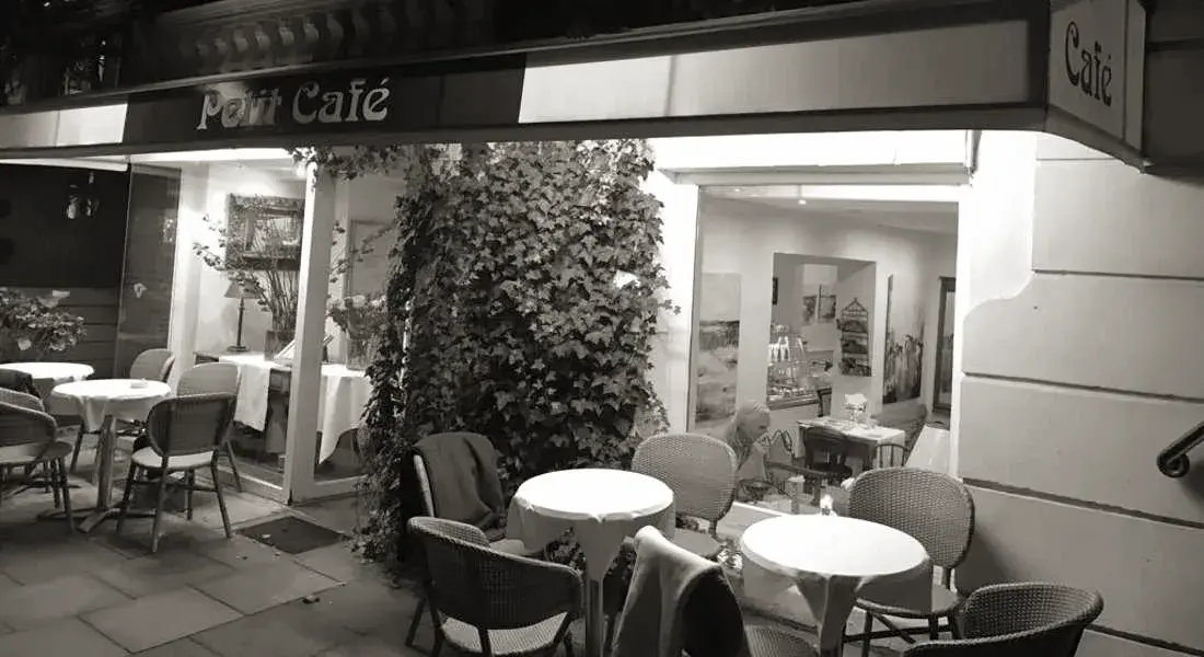 Petit Café in der Hegestraße — das Kaffeehaus für Winterhude